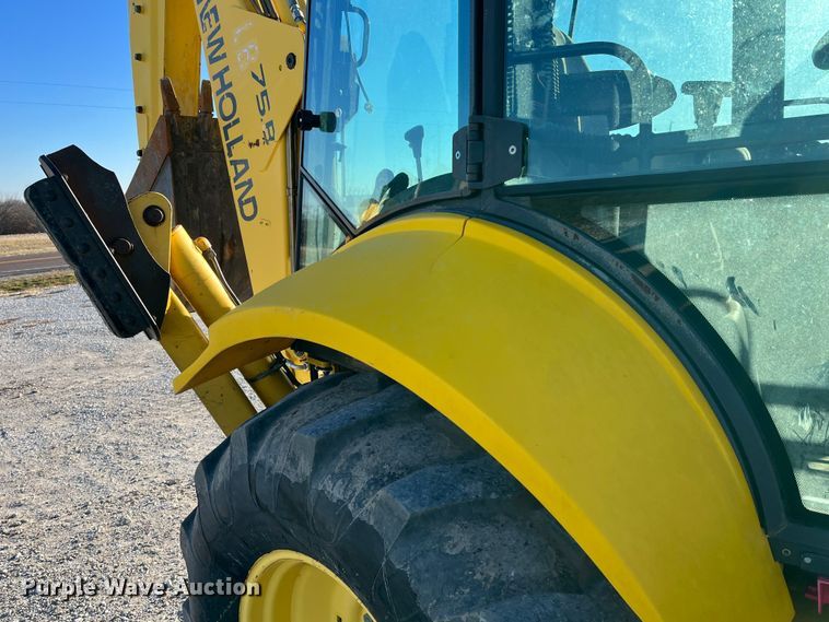 image for item MW9426 2002 New Holland LB75B  backhoe