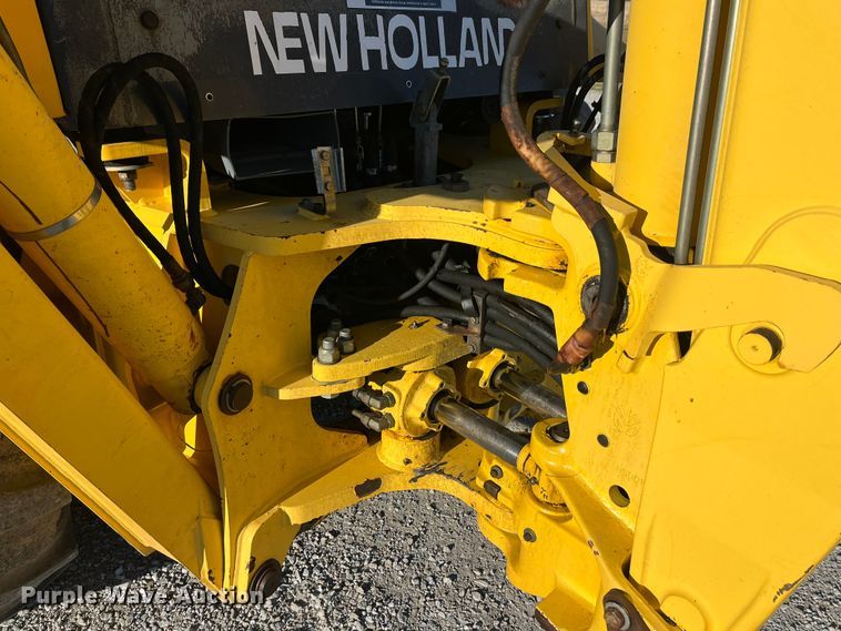 image for item MW9426 2002 New Holland LB75B  backhoe