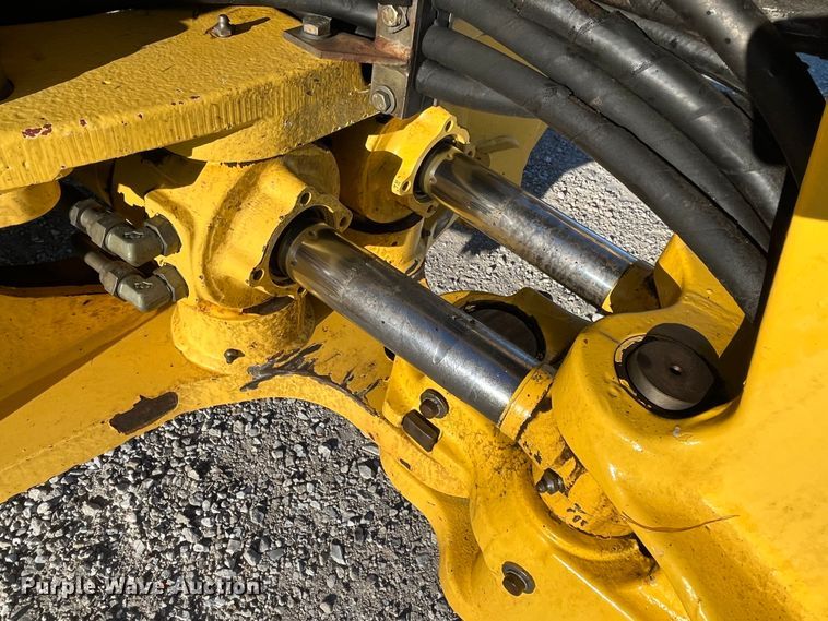 image for item MW9426 2002 New Holland LB75B  backhoe