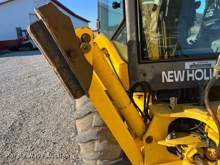 image for item MW9426 2002 New Holland LB75B  backhoe