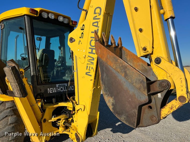 image for item MW9426 2002 New Holland LB75B  backhoe