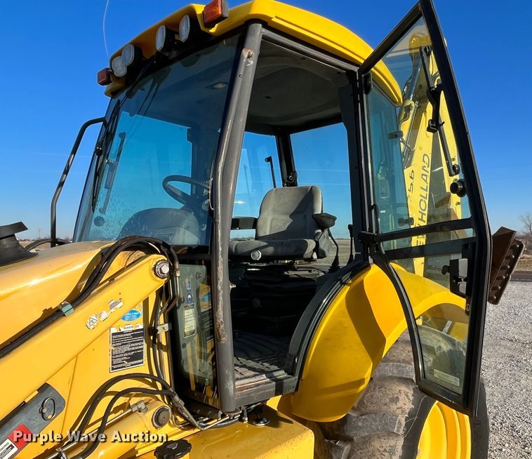 image for item MW9426 2002 New Holland LB75B  backhoe
