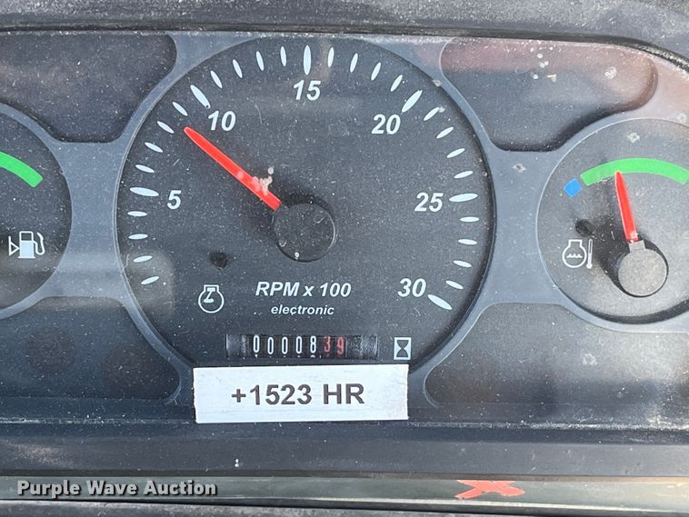 image for item MW9426 2002 New Holland LB75B  backhoe