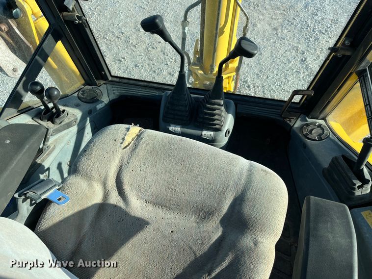 image for item MW9426 2002 New Holland LB75B  backhoe