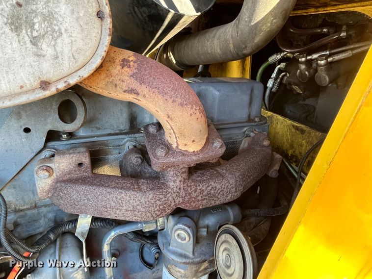 image for item MW9426 2002 New Holland LB75B  backhoe