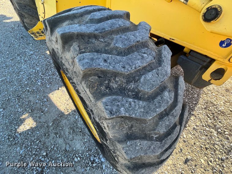 image for item MW9426 2002 New Holland LB75B  backhoe