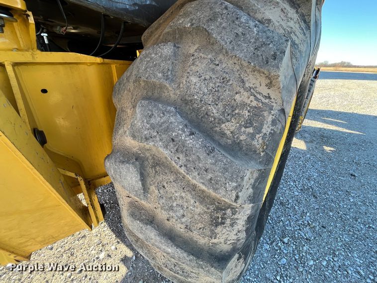 image for item MW9426 2002 New Holland LB75B  backhoe
