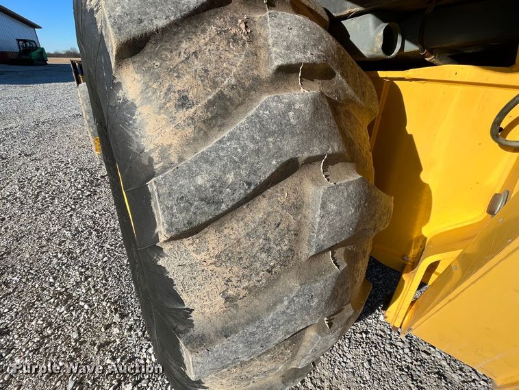 image for item MW9426 2002 New Holland LB75B  backhoe