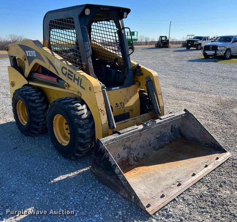 image for item MW9428 2013 Gehl V270  skid steer loader