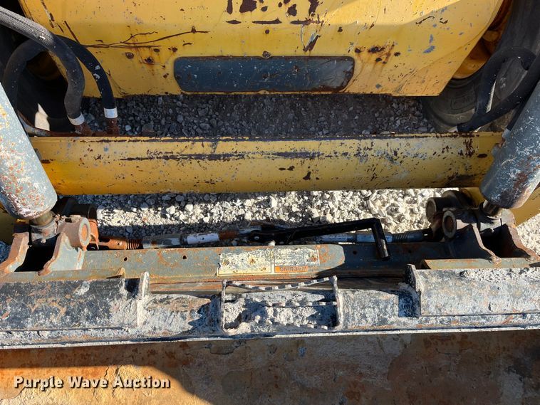 image for item MW9428 2013 Gehl V270  skid steer loader