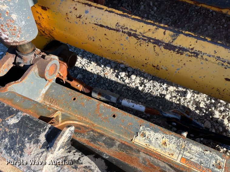 image for item MW9428 2013 Gehl V270  skid steer loader