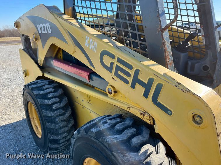 image for item MW9428 2013 Gehl V270  skid steer loader