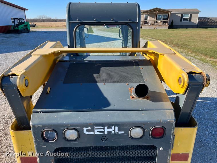 image for item MW9428 2013 Gehl V270  skid steer loader