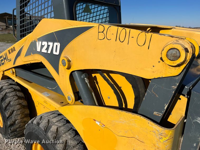 image for item MW9428 2013 Gehl V270  skid steer loader