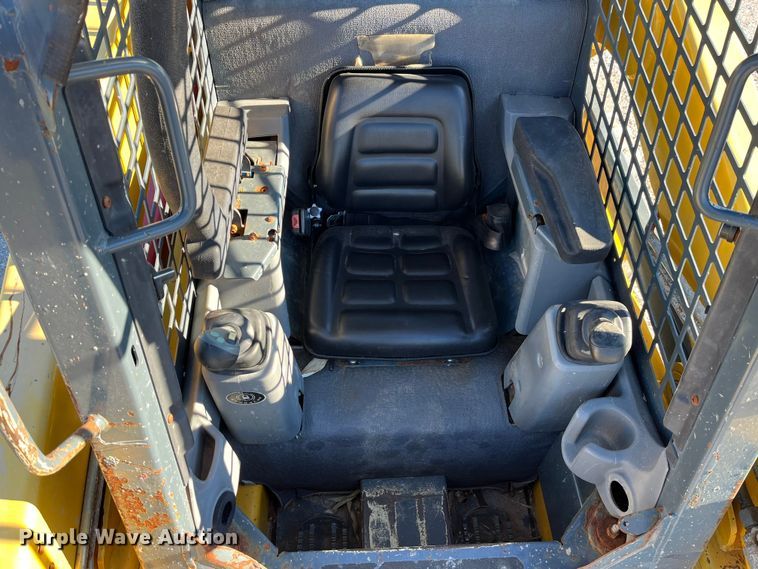 image for item MW9428 2013 Gehl V270  skid steer loader