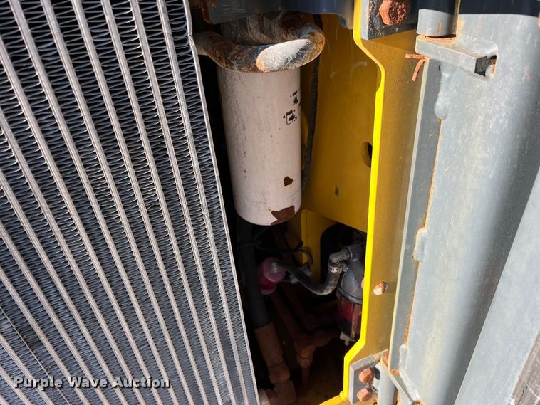 image for item MW9428 2013 Gehl V270  skid steer loader