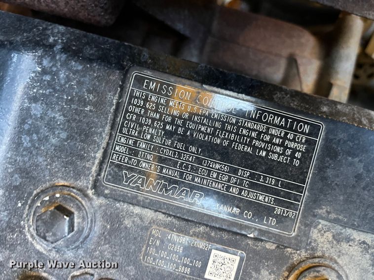 image for item MW9428 2013 Gehl V270  skid steer loader