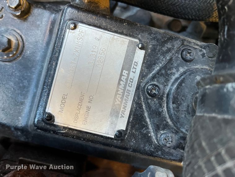 image for item MW9428 2013 Gehl V270  skid steer loader