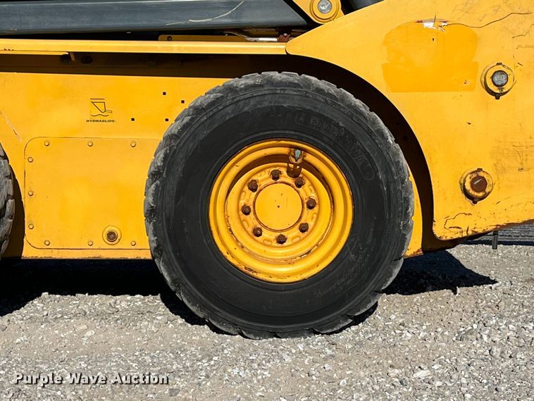 image for item MW9428 2013 Gehl V270  skid steer loader