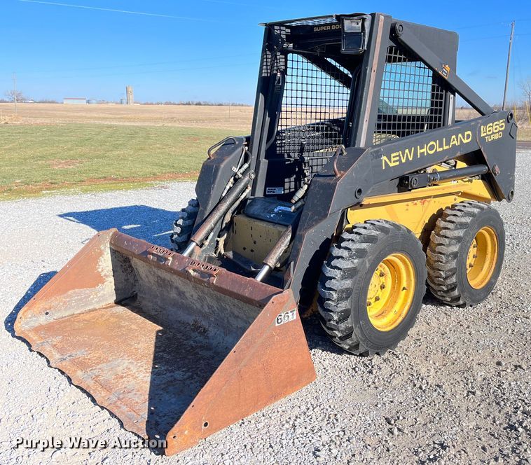 image for item MW9429 1999 New Holland LX665  skid steer loader