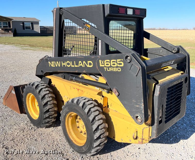 image for item MW9429 1999 New Holland LX665  skid steer loader