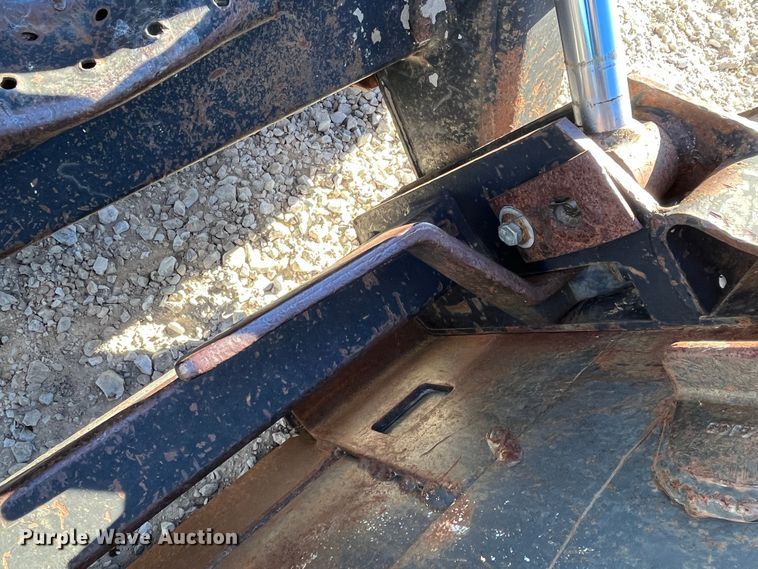 image for item MW9429 1999 New Holland LX665  skid steer loader