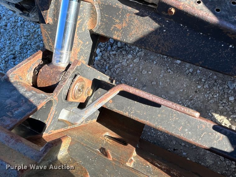 image for item MW9429 1999 New Holland LX665  skid steer loader