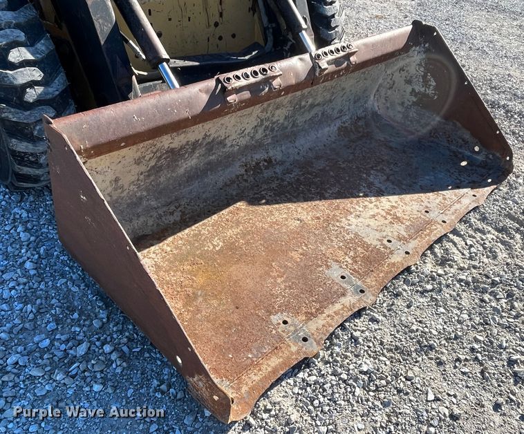 image for item MW9429 1999 New Holland LX665  skid steer loader