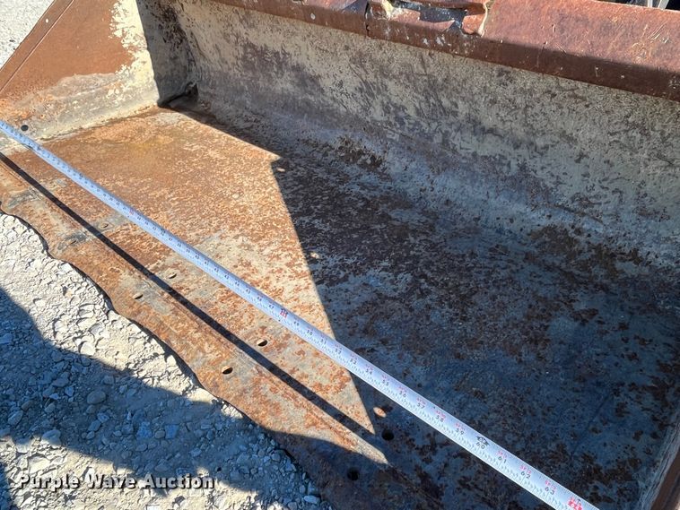 image for item MW9429 1999 New Holland LX665  skid steer loader