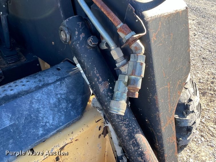 image for item MW9429 1999 New Holland LX665  skid steer loader