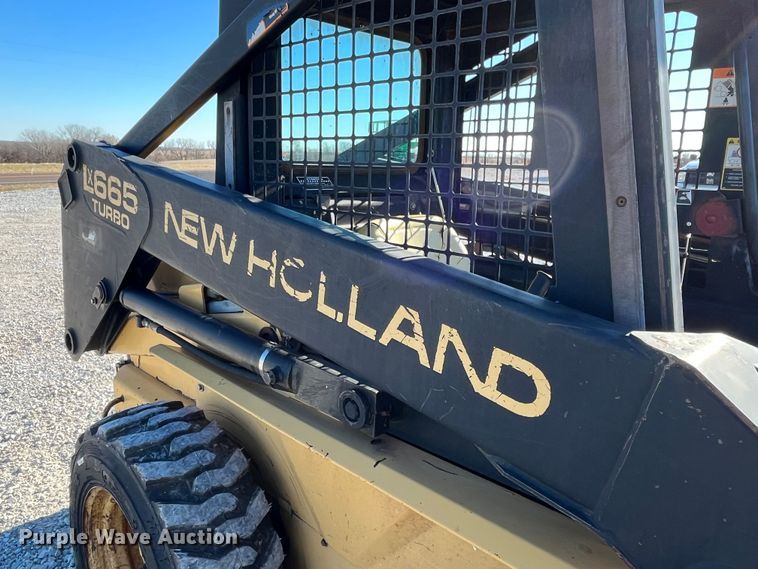 image for item MW9429 1999 New Holland LX665  skid steer loader