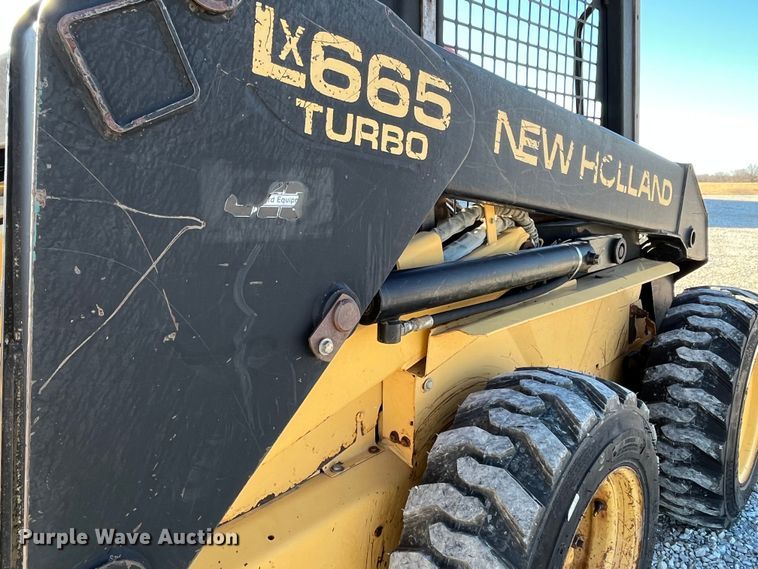 image for item MW9429 1999 New Holland LX665  skid steer loader