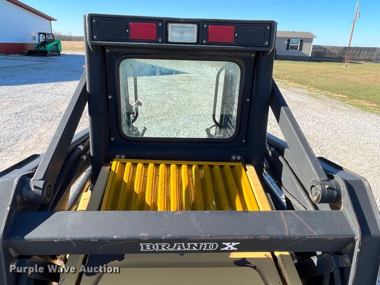 image for item MW9429 1999 New Holland LX665  skid steer loader