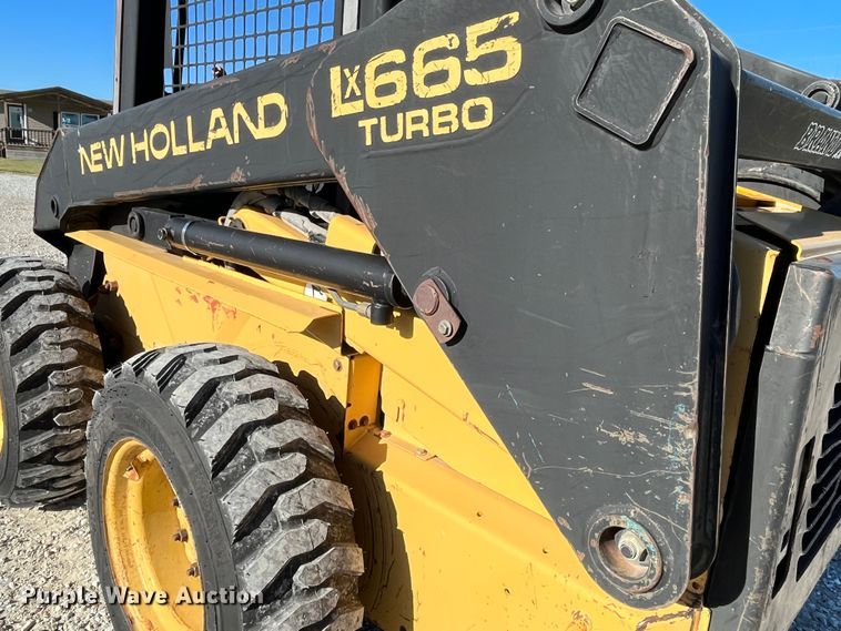 image for item MW9429 1999 New Holland LX665  skid steer loader