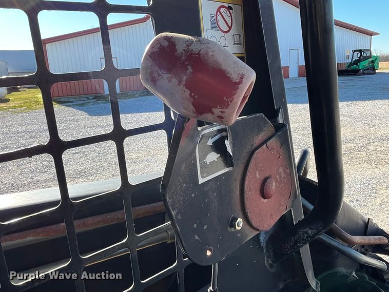 image for item MW9429 1999 New Holland LX665  skid steer loader