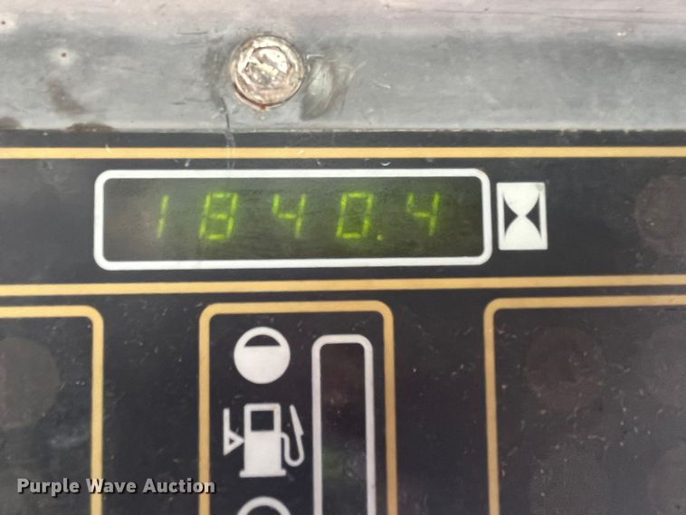 image for item MW9429 1999 New Holland LX665  skid steer loader