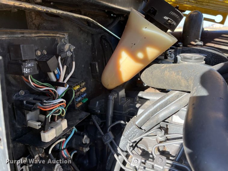 image for item MW9429 1999 New Holland LX665  skid steer loader