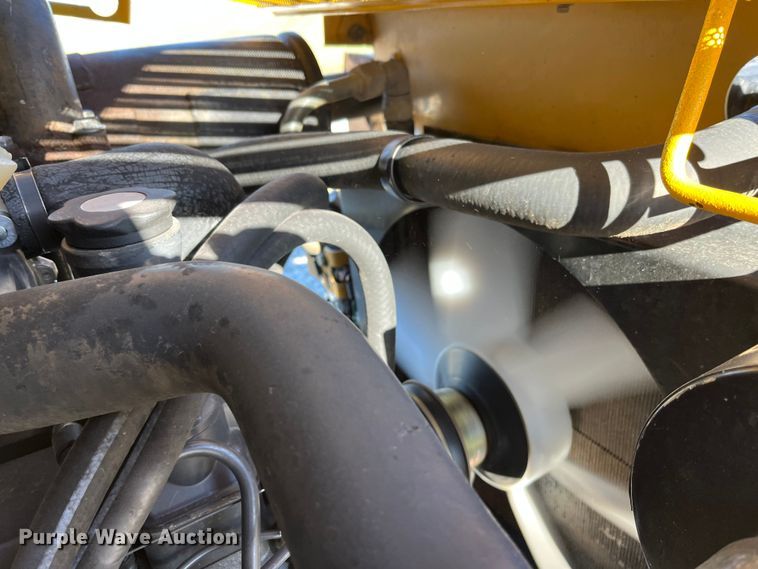 image for item MW9429 1999 New Holland LX665  skid steer loader