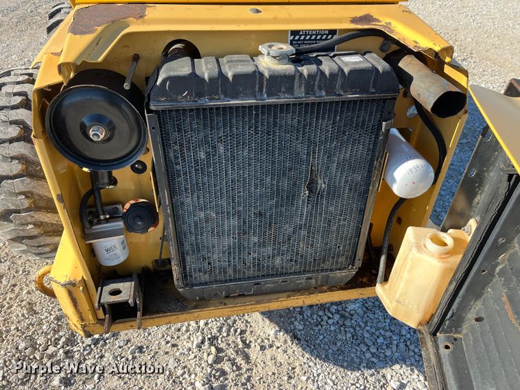 image for item MW9429 1999 New Holland LX665  skid steer loader