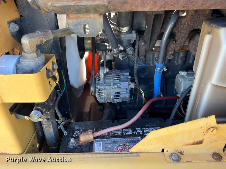 image for item MW9429 1999 New Holland LX665  skid steer loader