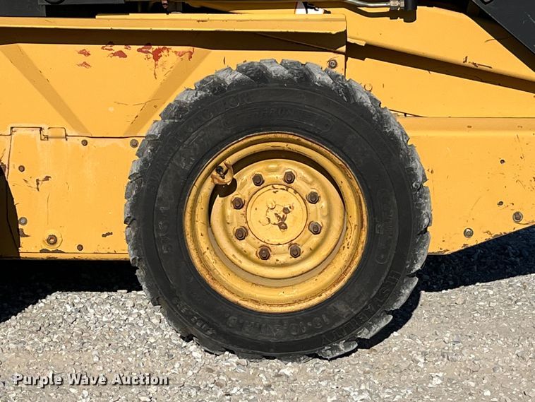 image for item MW9429 1999 New Holland LX665  skid steer loader