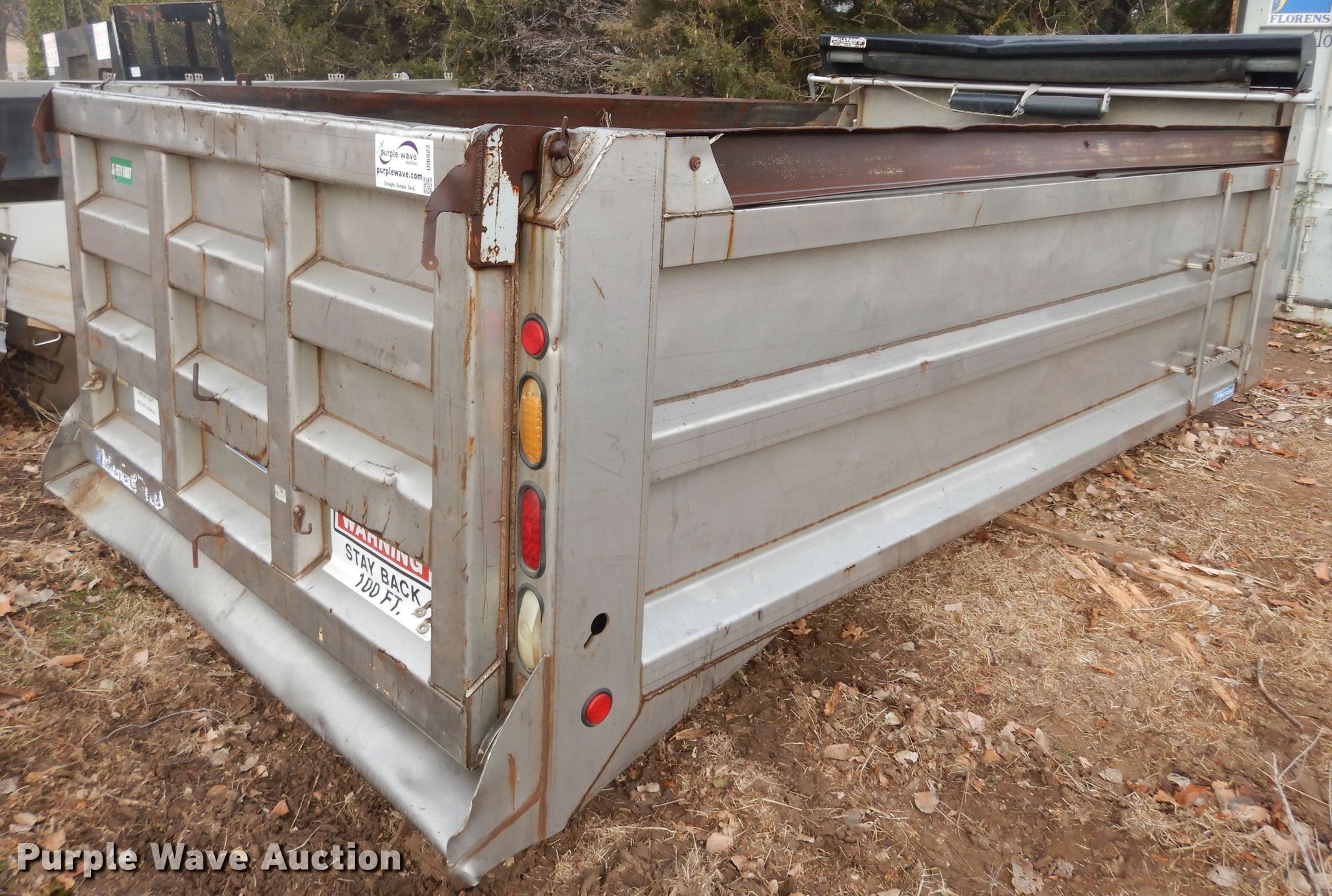 Warren hook lift dump bed in Wamego, KS Item DI6923 sold Purple Wave