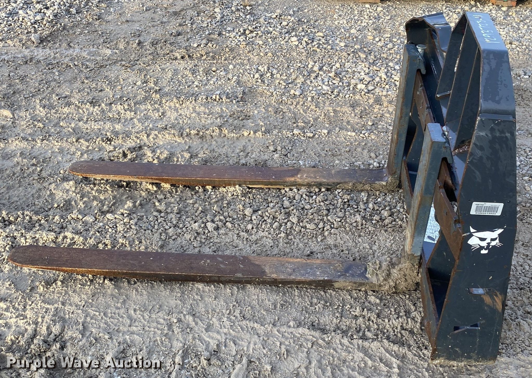 48"L skid steer forks in Tulsa, OK Item DN8098 sold Purple Wave
