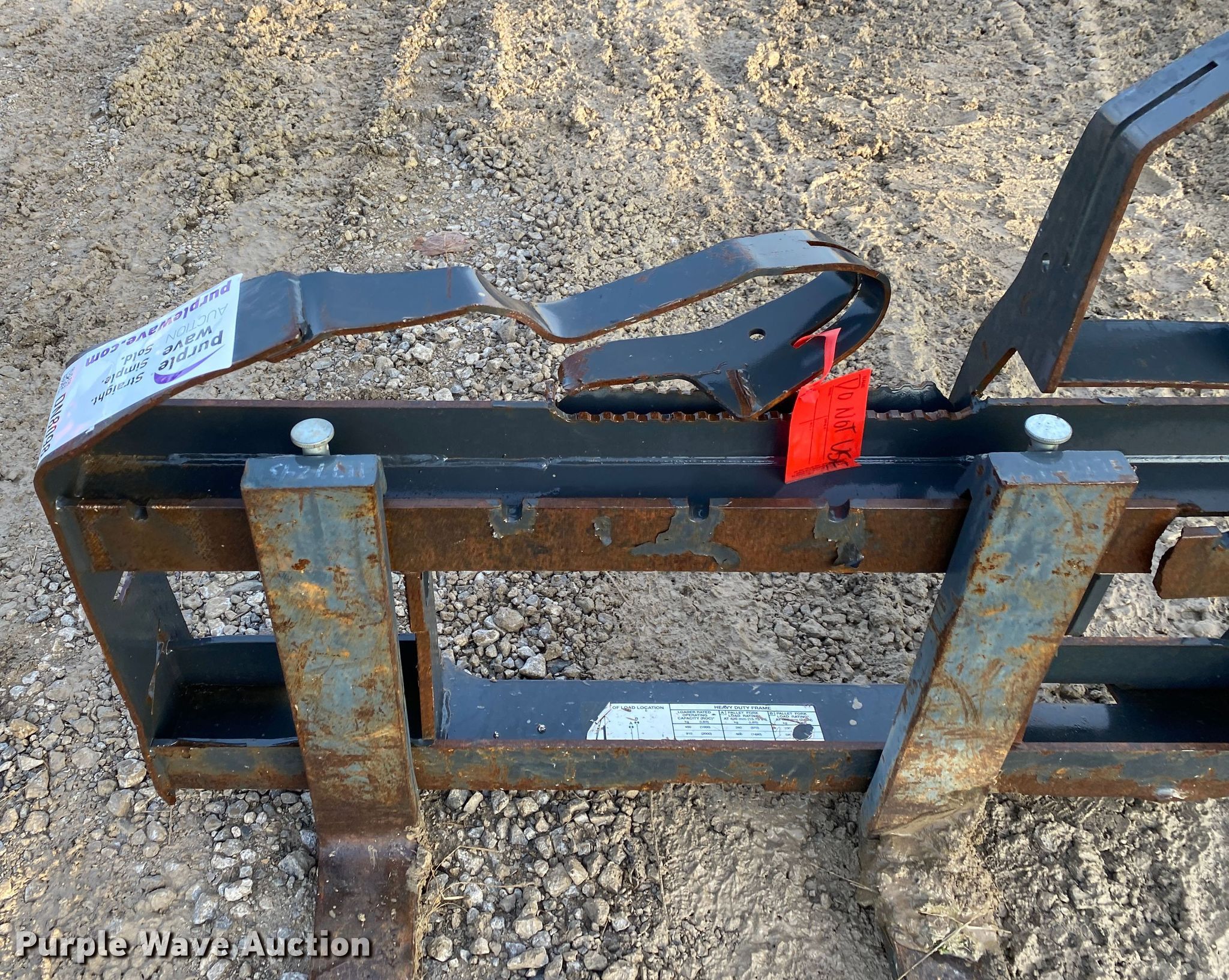 48"L skid steer forks in Tulsa, OK Item DN8098 sold Purple Wave