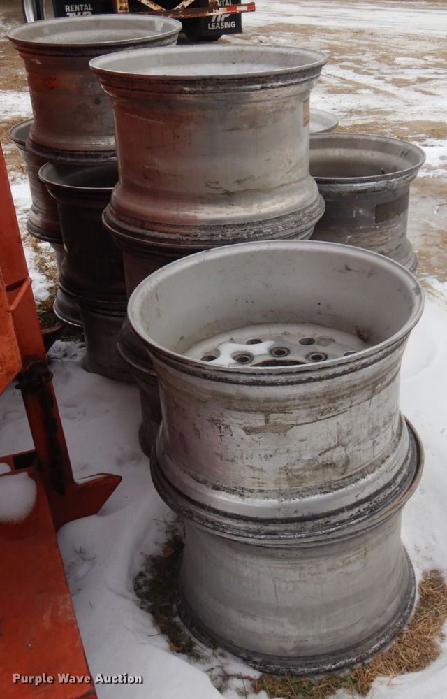 image for item AF9360 (14) 10 lug super single wheels