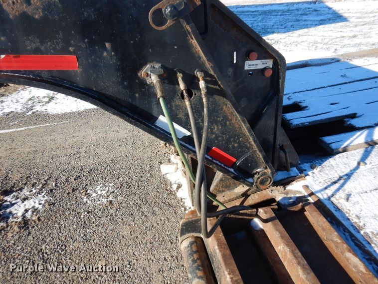 image for item AF9364 2007 Talbert T3DW-50SA-HRG-1-11  lowboy equipment trailer