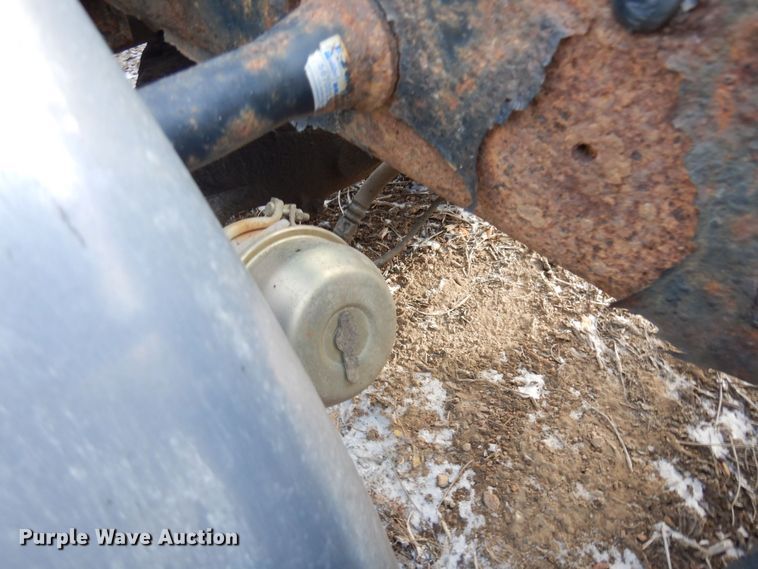 image for item AF9367 2006 Mack CV713  semi truck