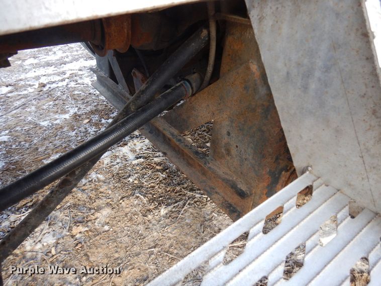 image for item AF9367 2006 Mack CV713  semi truck