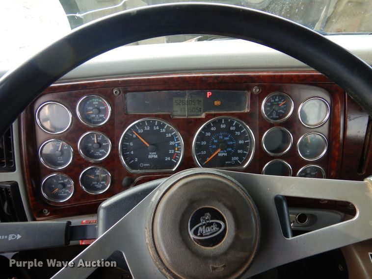 image for item AF9367 2006 Mack CV713  semi truck