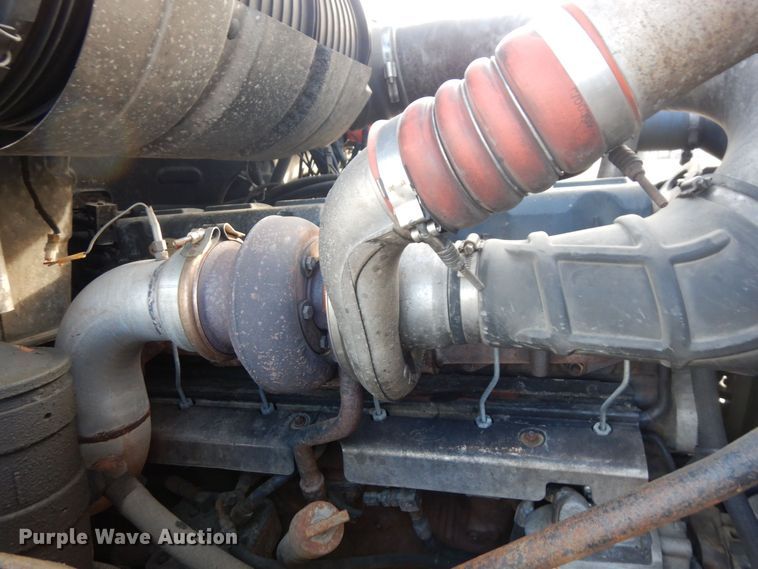 image for item AF9367 2006 Mack CV713  semi truck